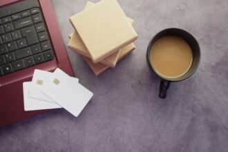 Geld leihen von der Bank oder Privat