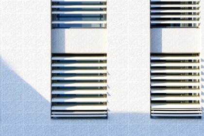 Fassadenjalousien oder Außenjalousien – was soll ich wählen?
