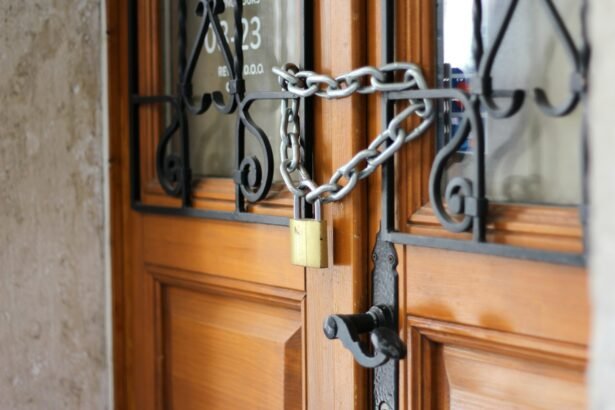 Schaden am Schloss, Türrahmen kaputt