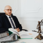 Wann der Weg zum Fachanwalt für Strafrecht unumgänglich ist